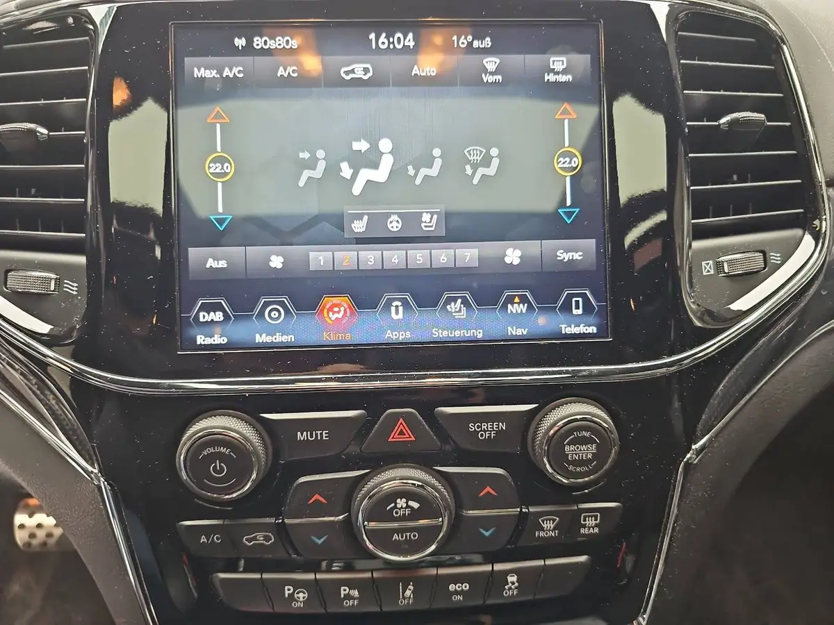 JEEP GRAND CHEROKEE 6.4 AUTO. SRT AWD NAVI SOUND WINTER PANO AHK LM20