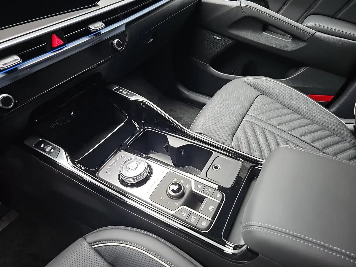 KIA SORENTO 1.6T PLUG-IN-HYBRID AWD AT6 PLATINUM LEDER NAPPA PREMIUM