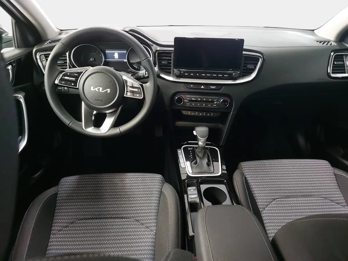 KIA CEED SW 1.5 T-GDI 48V DCT7 ULTIMATE EDITION