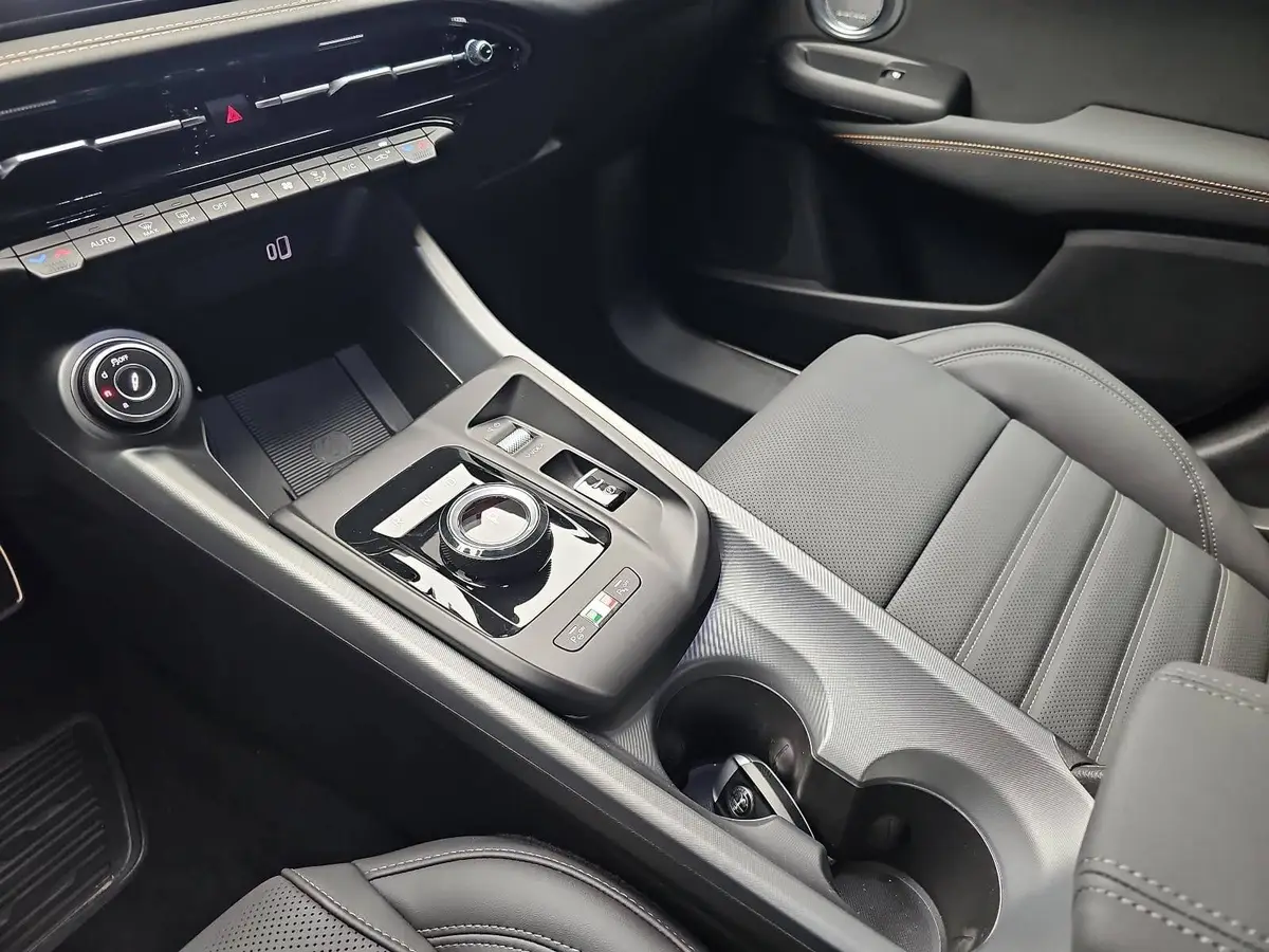 ALFA ROMEO TONALE 1.5 VGT HYBRID IBRIDA VELOCE MJ26 TECHNOLOGIE PAKET 20-ZOLL LM