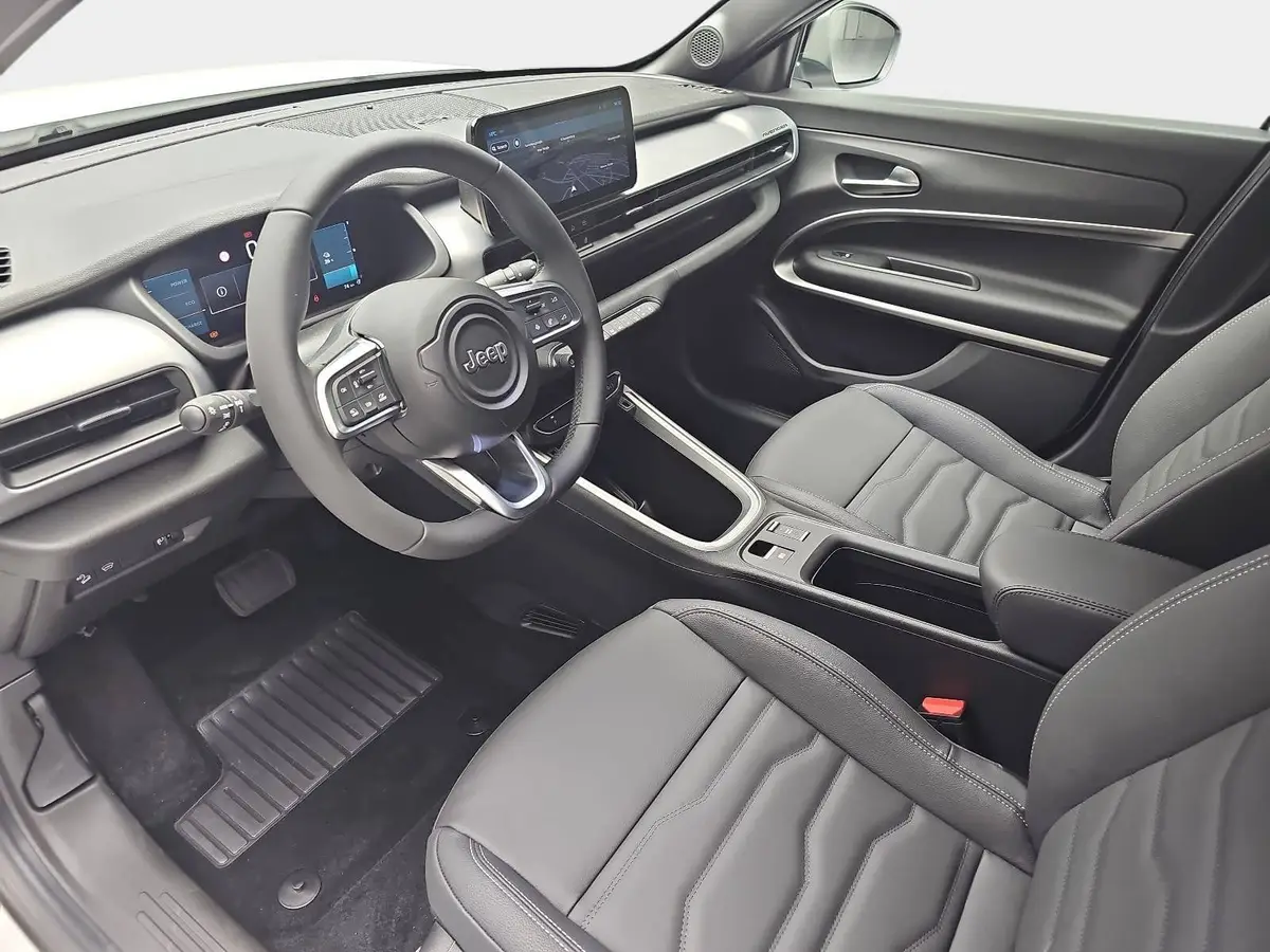 JEEP AVENGER ELEKTRO SUMMIT MJ26 LEDERSITZE INFOTAINMENT & KOMFORTPAKET