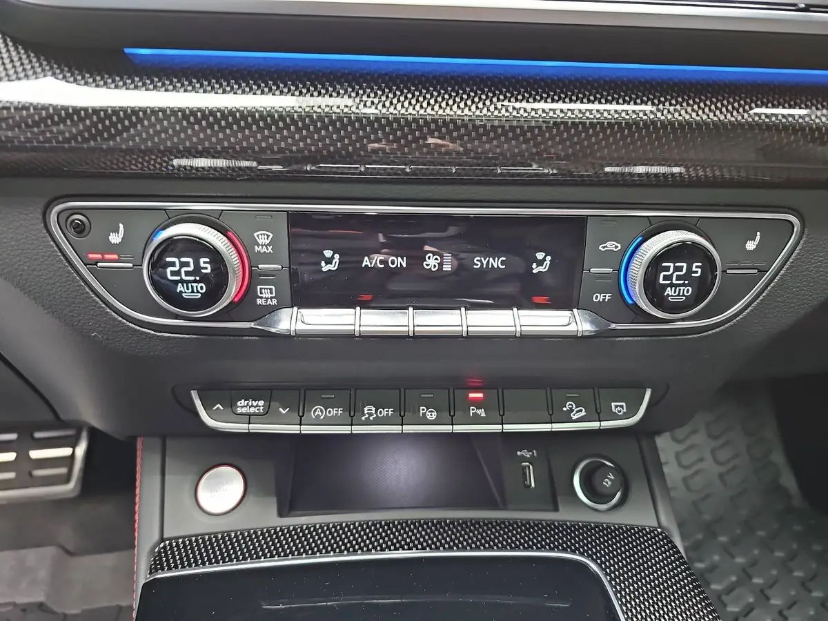 AUDI SQ5 3.0 TDI QUATTRO SPORTBACK B&O AHK LM21