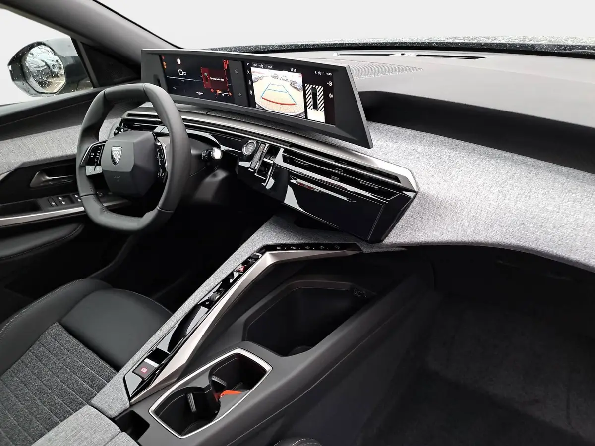 PEUGEOT 3008 1.2 HYBRID 145 E-DSC6 ALLURE LED DAB WINTER AHK LM