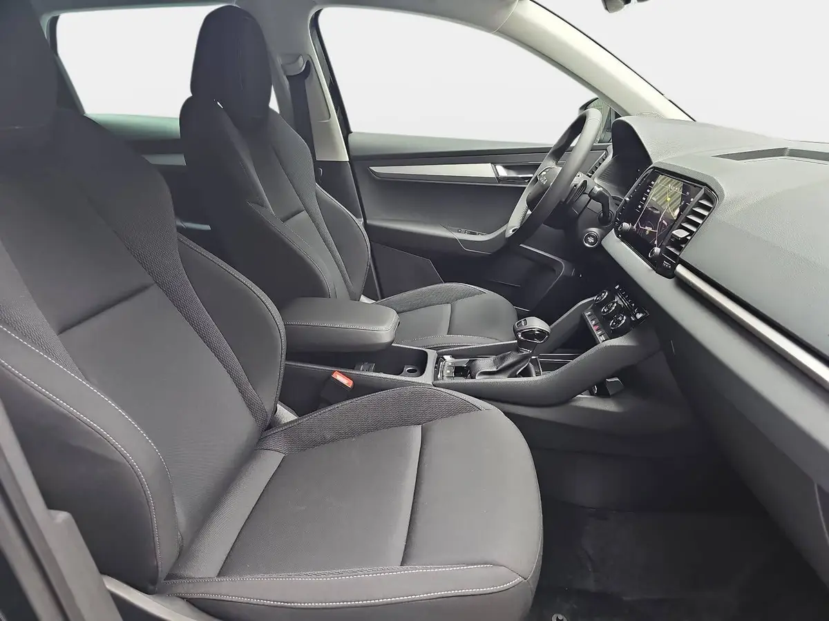 SKODA KAROQ 2.0 TDI DSG DRIVE NAVI LED AHK LM