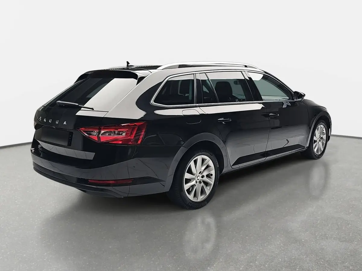 SKODA SUPERB COMBI 2.0 TDI DSG STYLE NAVI LED AHK