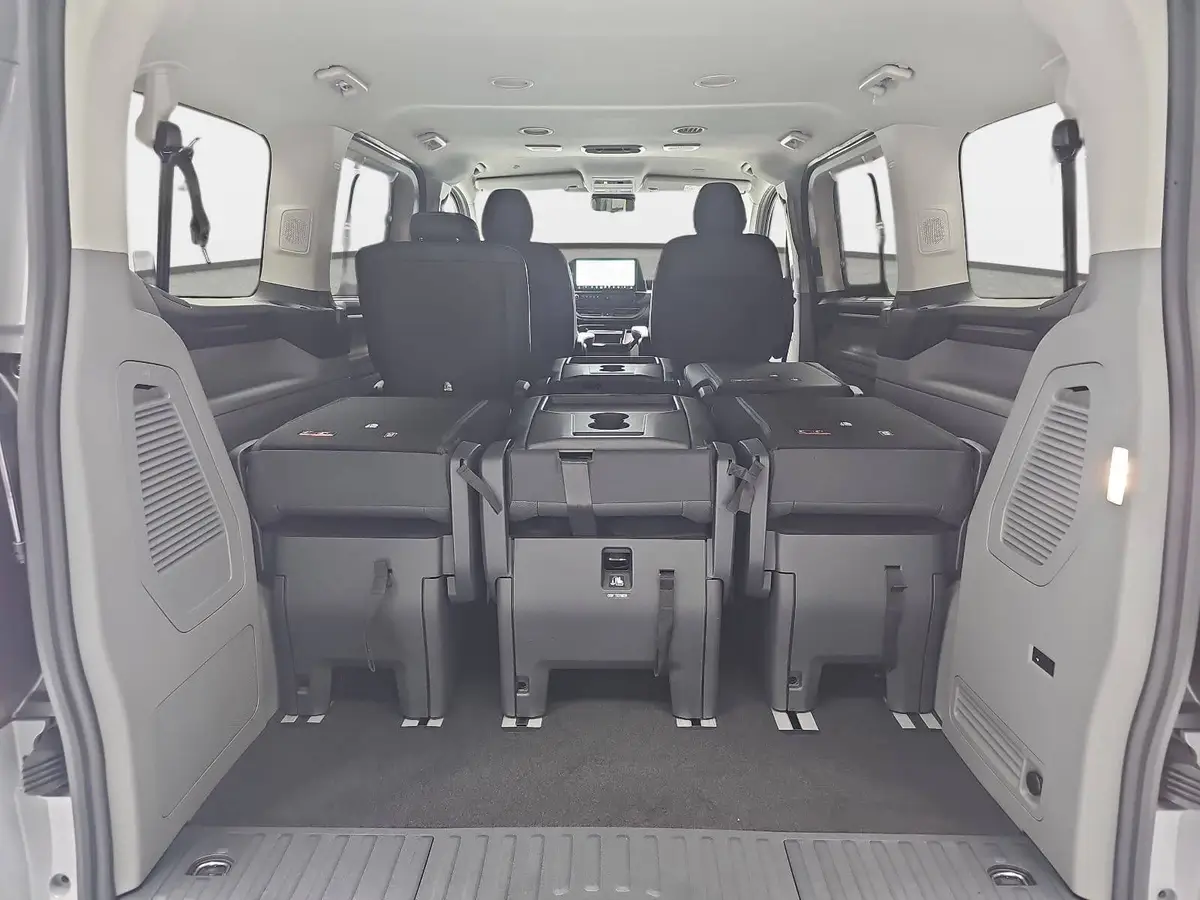 FORD TOURNEO CUSTOM 2.0 EB AUTO. L1 TITANIUM X