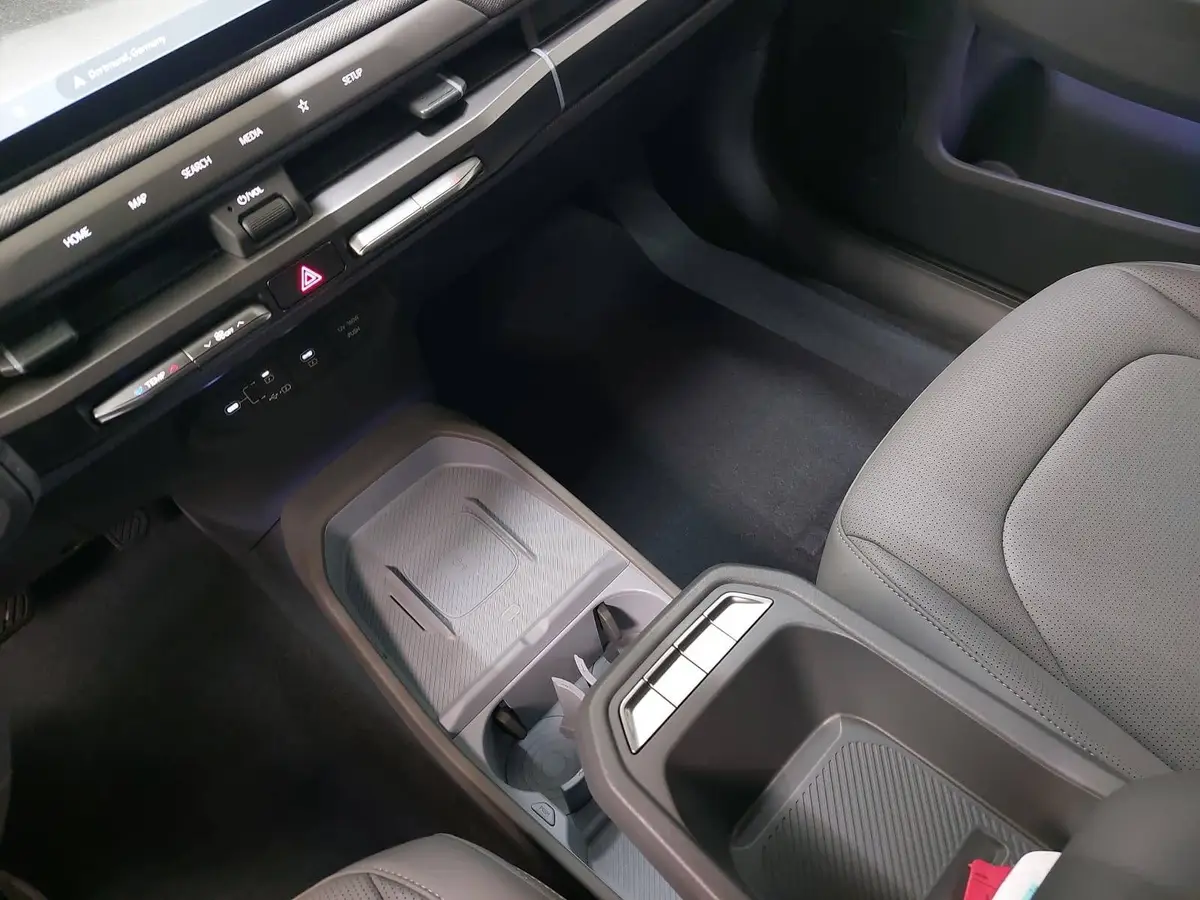 KIA EV3 81.4 KWH EARTH MJ26 WINTER BUSIN. UPGRADE DRIVEWISE-PARK DESIGN SOUND