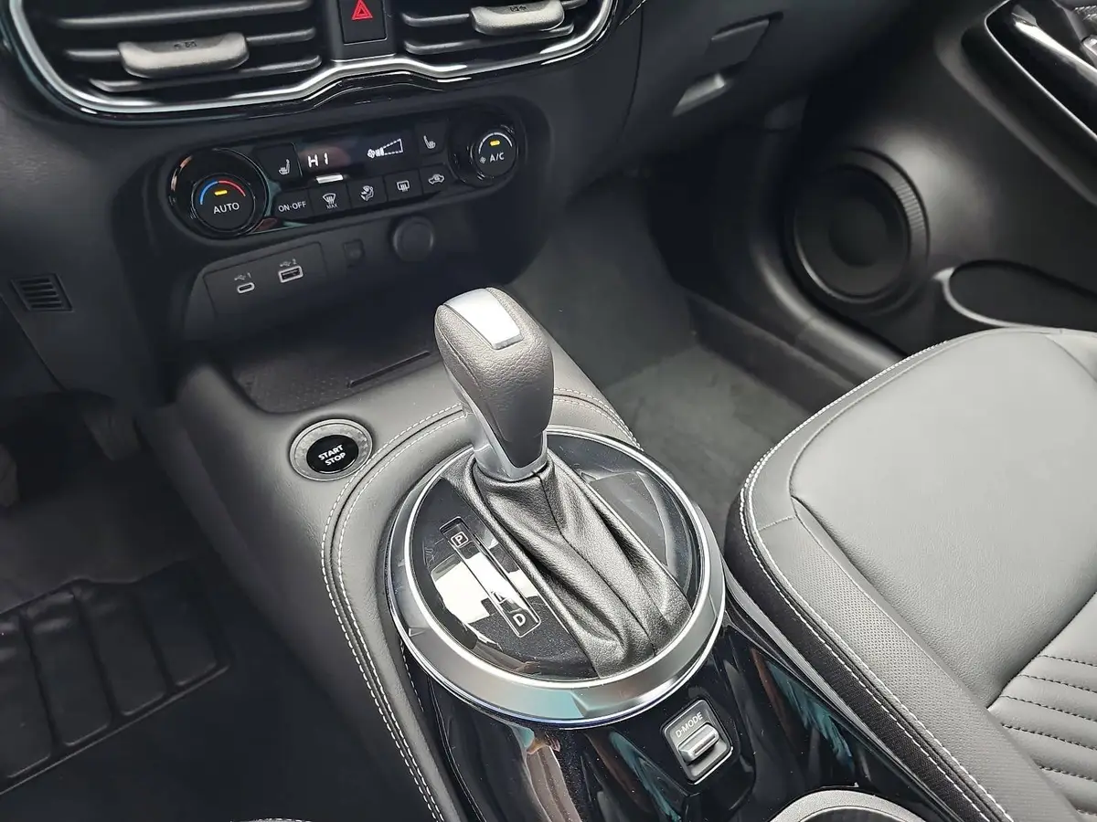 NISSAN JUKE 1.6 HYBRID AUTO. TEKNA NAVI BOSE
