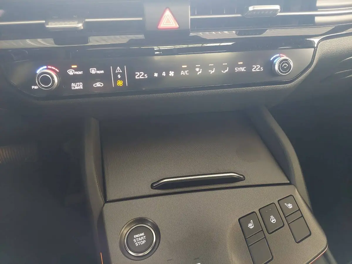 KIA SPORTAGE 1.6 T-GDI 150 2WD DCT BLACK EDITION MJ27 DRIVEWISE GLASDACH SCHWARZES DACH