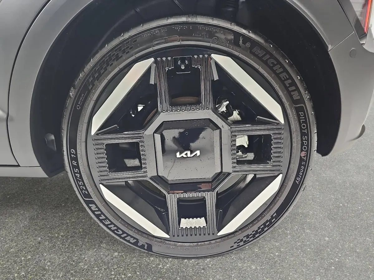 KIA EV2 61.0 KWH GT LINE MJ27 4SITZE WINTER 22KW-AC TECHN DRIVEWISE-PARK KOM GD