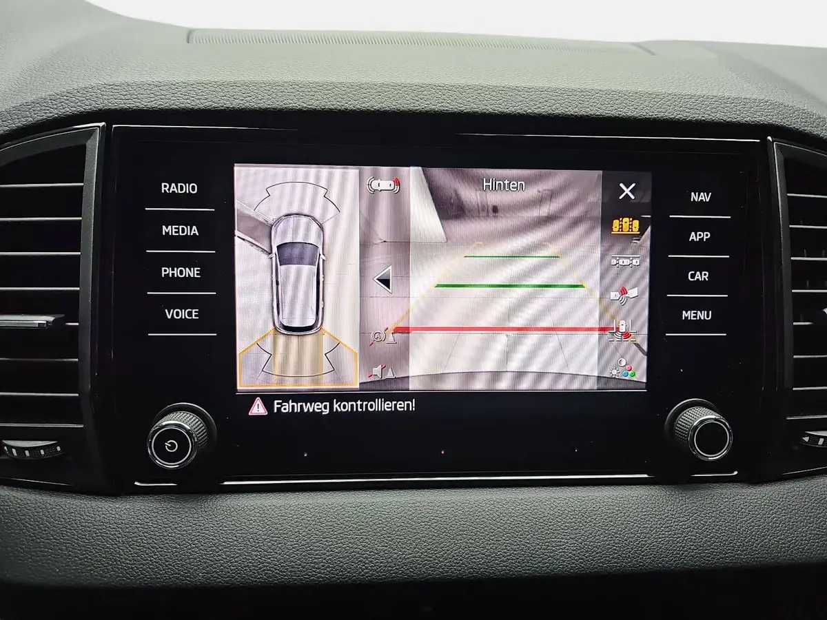 SKODA KAROQ 1.5 TSI DSG SPORTLINE NAVI LED-MATRIX PANO CANTON 