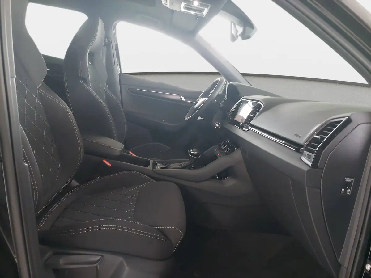 SKODA KAROQ 2.0 TDI DSG SPORTLINE 4X4 NAVI LED