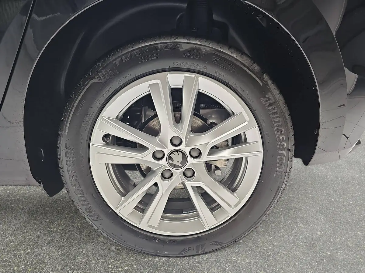 SKODA FABIA 1.0 TSI DSG 130 JAHRE PREMIUM LED KAMERA LM16