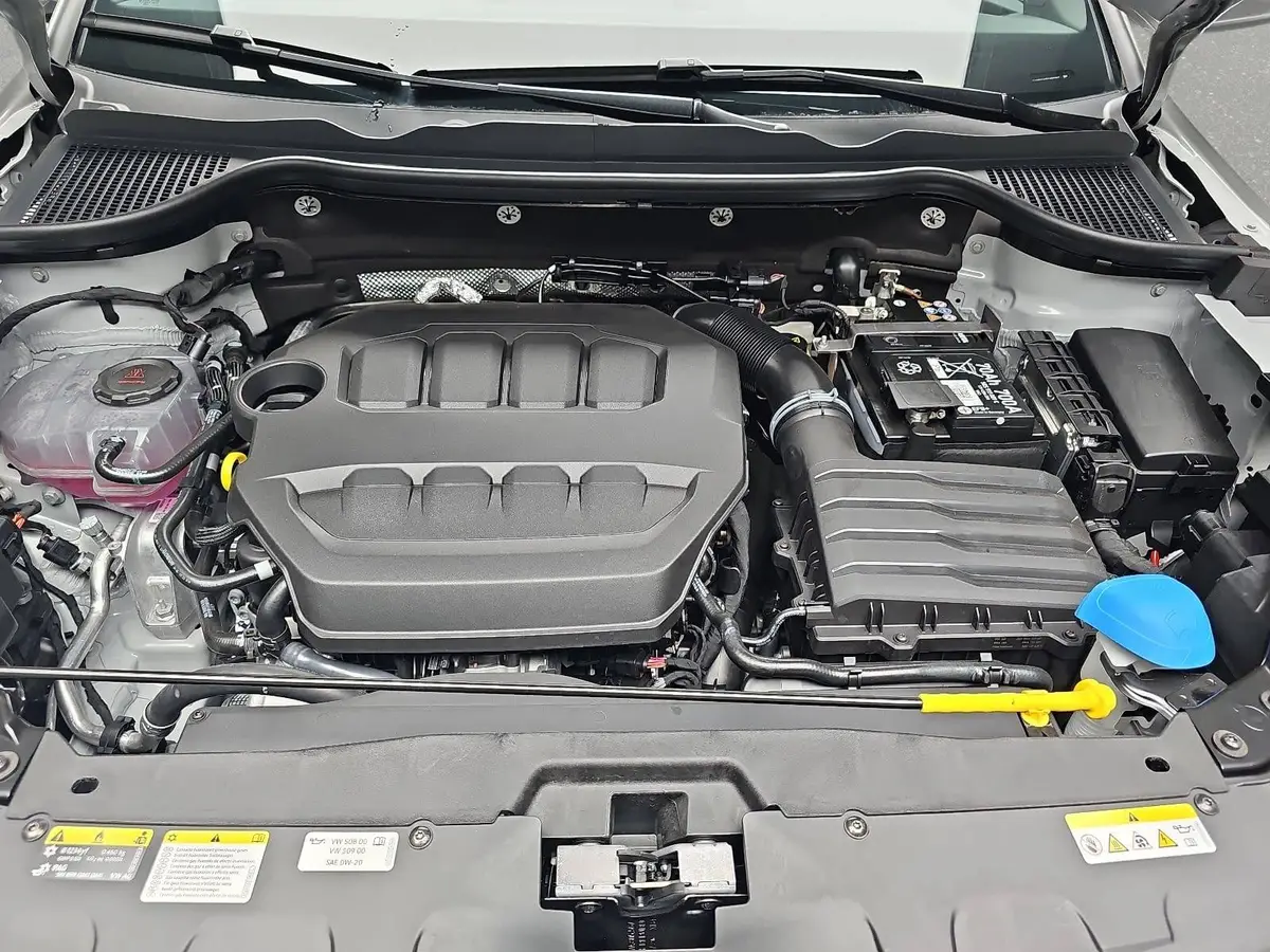 SKODA KAROQ 2.0 TSI DSG SPORTLINE 4X4 AHK PANO