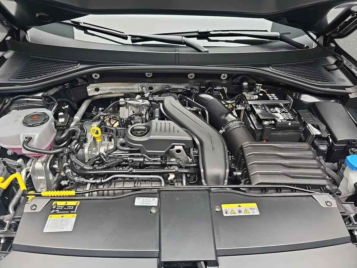VW T-ROC 1.5 TSI DSG R-LINE NAVI LED LM17