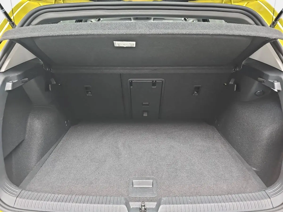 VW GOLF VIII 1.5 TSI ACTIVE NAVI LED M+S