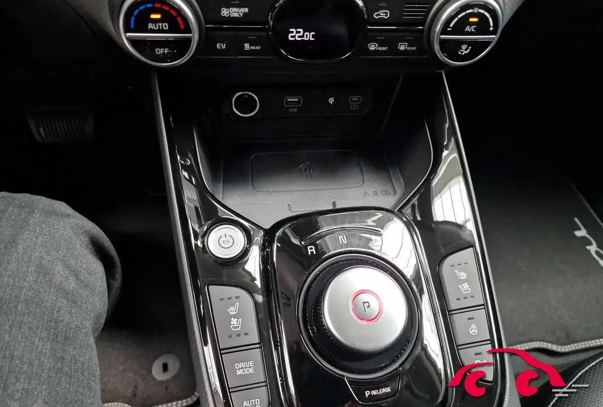 KIA SOUL EV 64 KWH INSPIRATION 3-PHASEN WÄRMEPUMPE LEDER GLASDACH