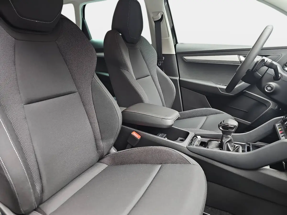 SKODA KAROQ 1.5 TSI DSG SELECTION NAVI LED ACC WINTER KAMERA A