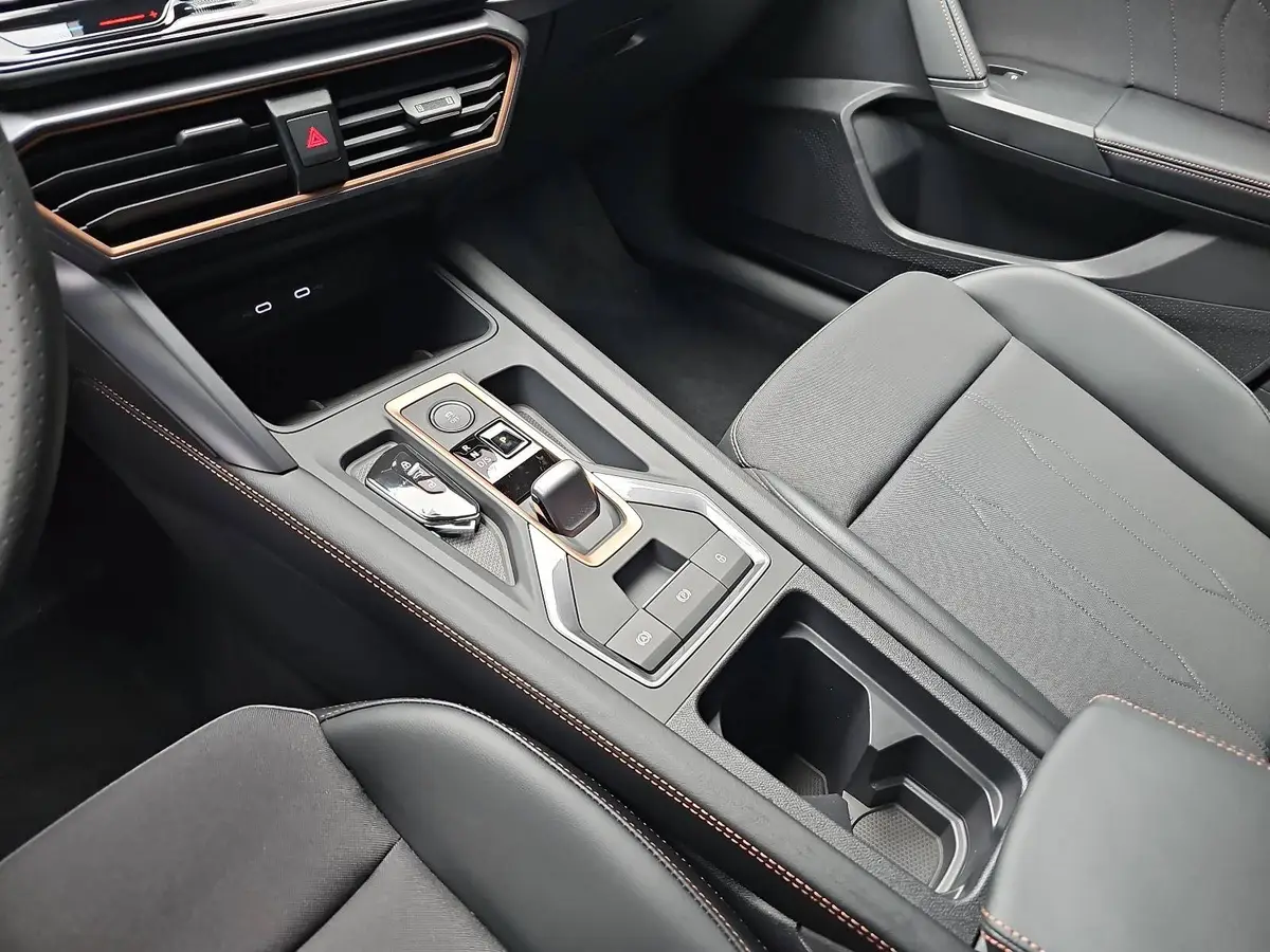 CUPRA LEON ST 1.5 ETSI DSG NAVI LED KLIMAAUTO ACC FULL-LINK KAME