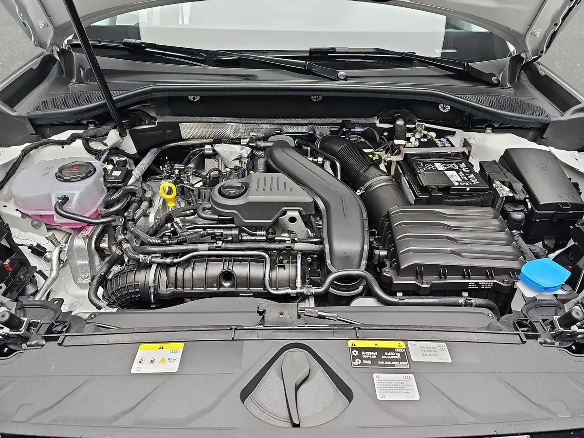 AUDI Q2 35 TFSI S-TRONIC S LINE NAVI LED ACC EL.HECKKL. WI