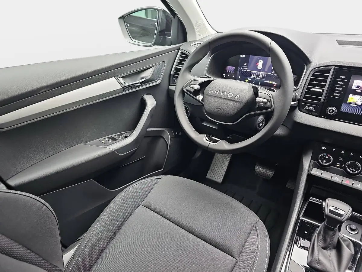 SKODA KAROQ 1.5 TSI DSG 130 JAHRE LED KLIMAAUTO SMARTLINK PDC 