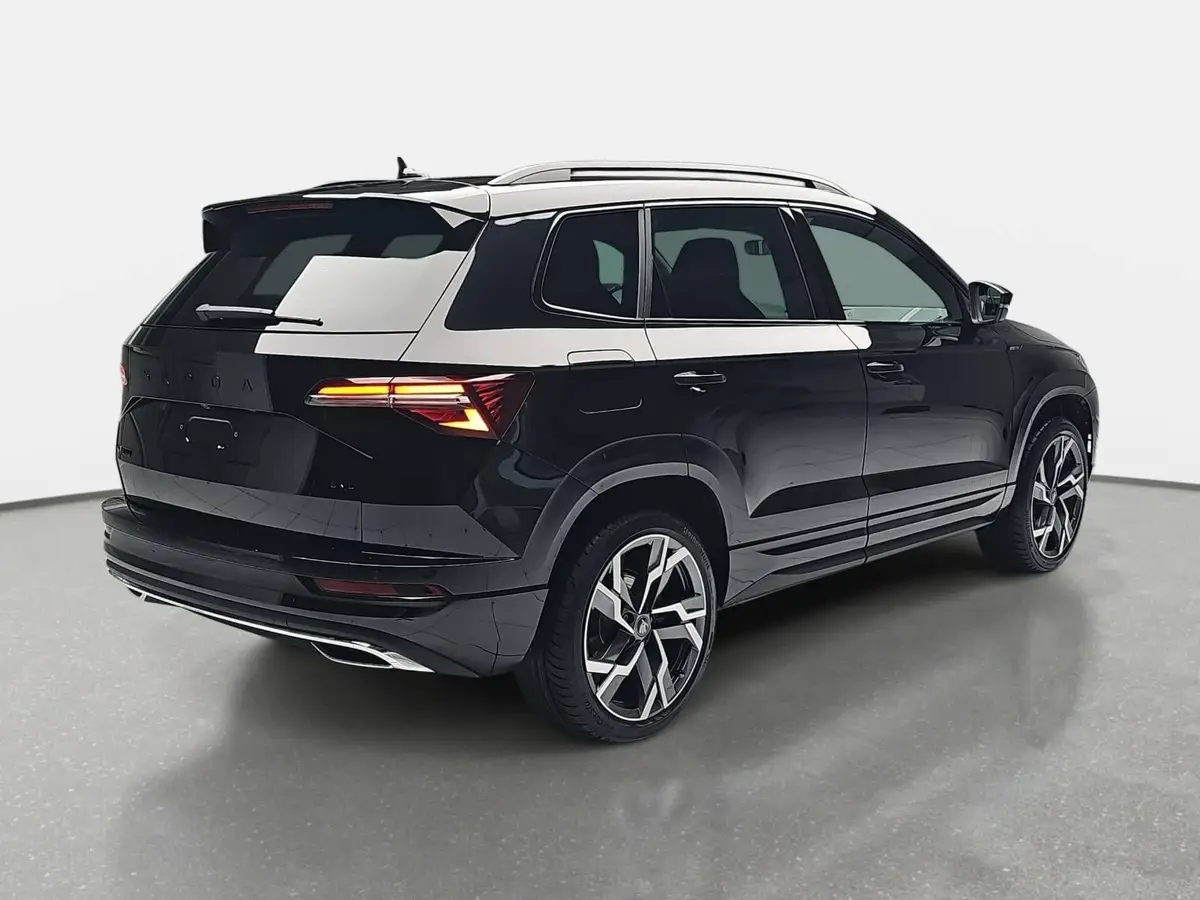 SKODA KAROQ 2.0 TDI DSG SPORTLINE 4X4 PANO AHK