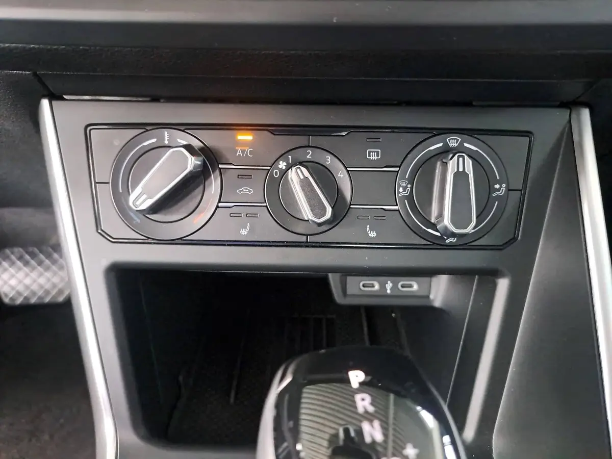 VW TAIGO 1.0 TSI DSG LIFE NAVI LED ACC LM