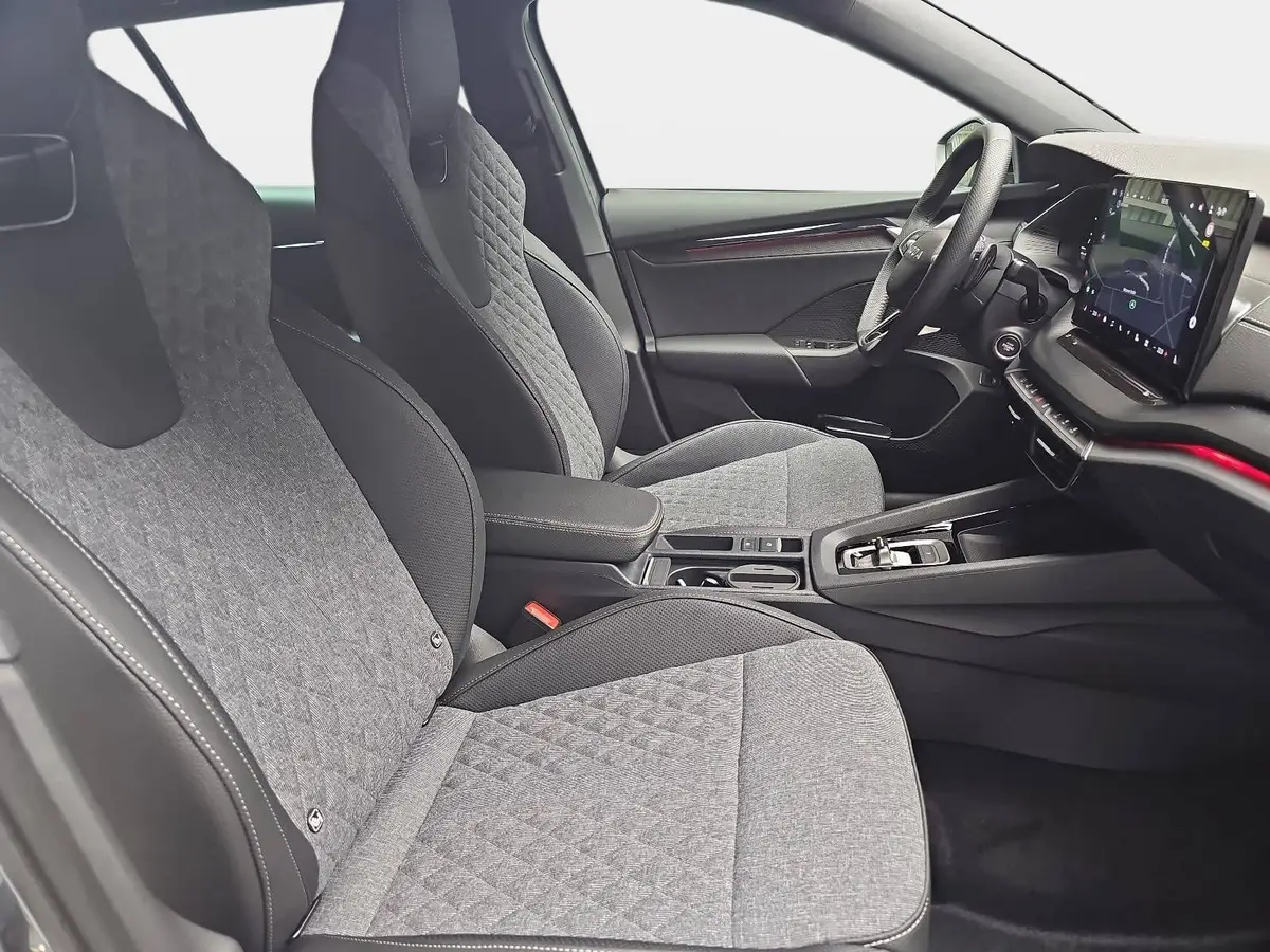 SKODA OCTAVIA COMBI 2.0 TDI DSG SPORTLINE NAVI LED