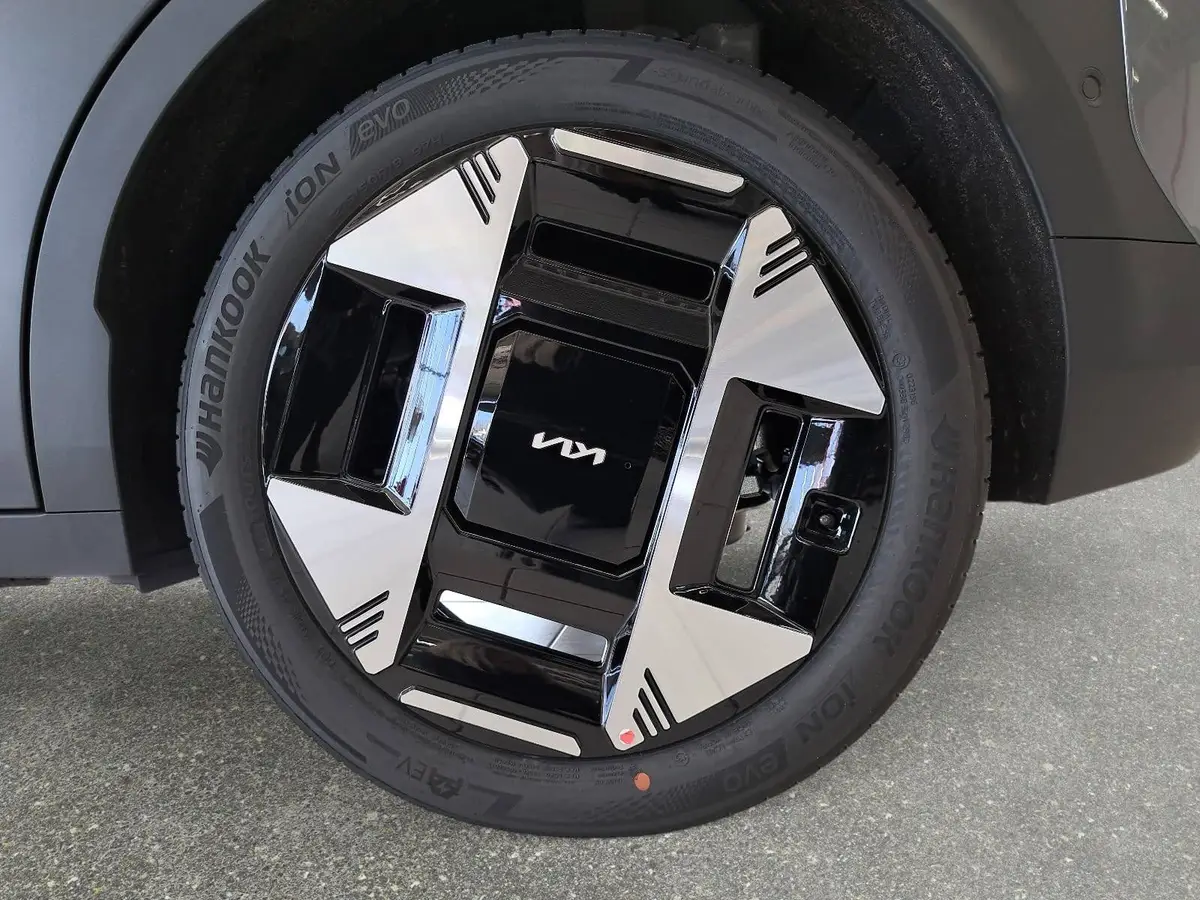 KIA EV3 81.4 KWH EARTH MJ26 WINTER BUSIN. UPGRADE DRIVEWISE-PARK DESIGN SOUND