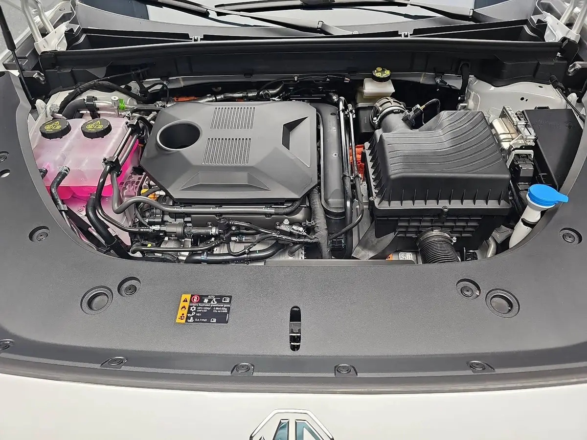 MG HS 1.5 PLUG-IN-HYBRID MY25.5 COMFORT NAVI LED-LICHT 19-ZOLL-LM