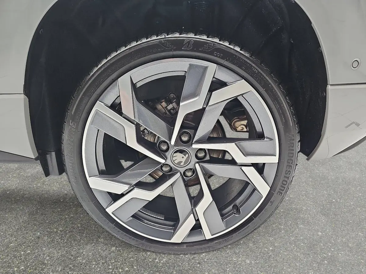 SKODA KAROQ 1.5 TSI DSG SPORTLINE NAVI LED-MATRIX PANO WINTER 