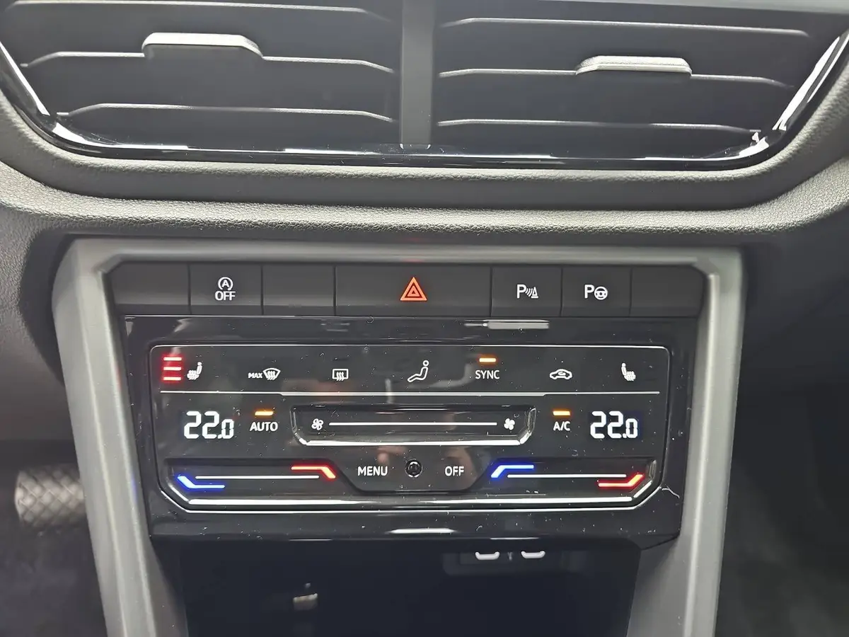 VW T-ROC 1.5 TSI DSG LIFE LED WINTER AHK