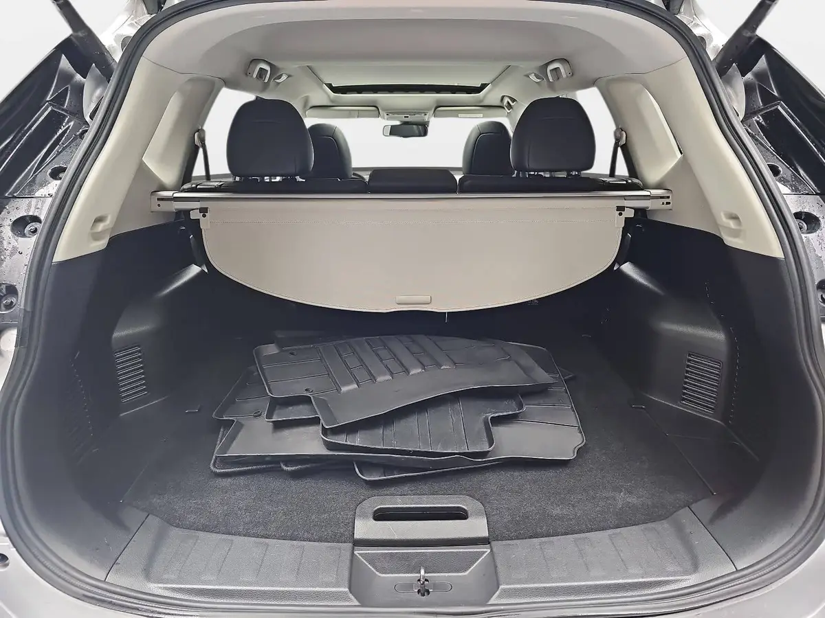NISSAN X-TRAIL 1.7 DCI AHK TEKNA 4X4 STANDHEIZUNG