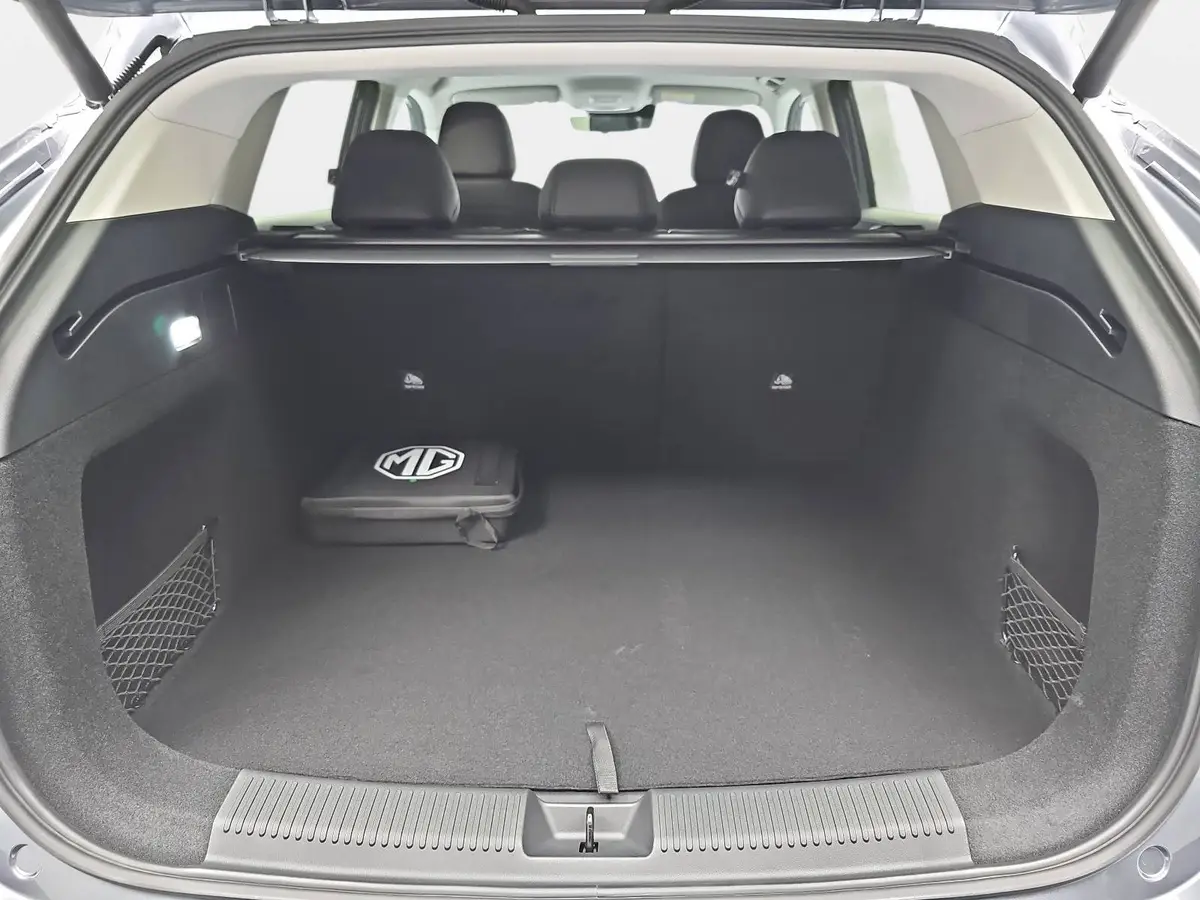 MG HS 1.5 PLUG-IN-HYBRID LUXURY LEDER 360-GRAD-KAMERA 19-ZOLL-LM