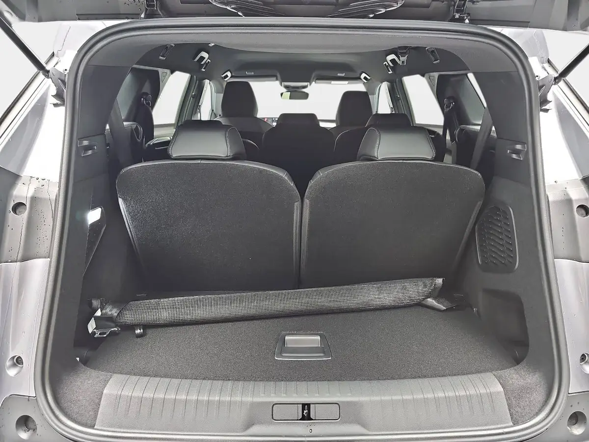 PEUGEOT 5008 1.2 HYBRID 145 E-DSC6 ALLURE KLIMA LED 7-S DAB 360