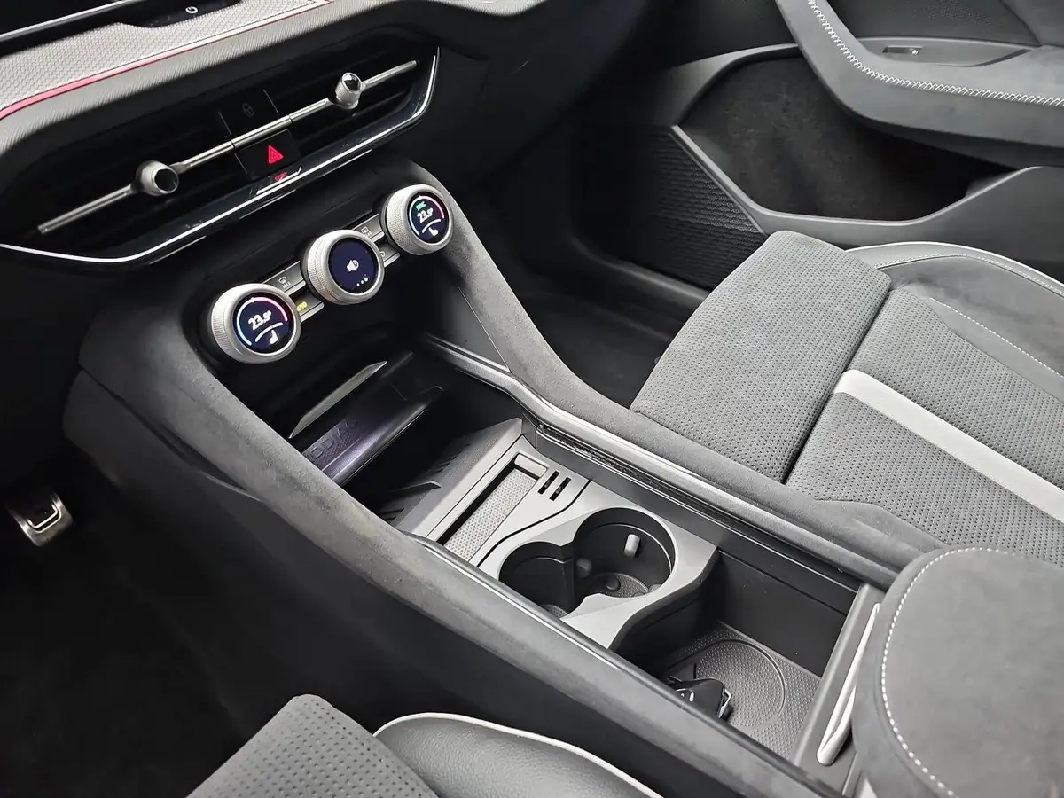 SKODA KODIAQ 1,5 DSG SPORTLINE NAVI LED ACC PANO WINTER KAMERA 