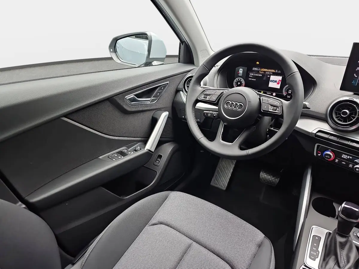 AUDI Q2 35 TFSI S-TRONIC S LINE NAVI LED ACC EL.HECKKL. WI