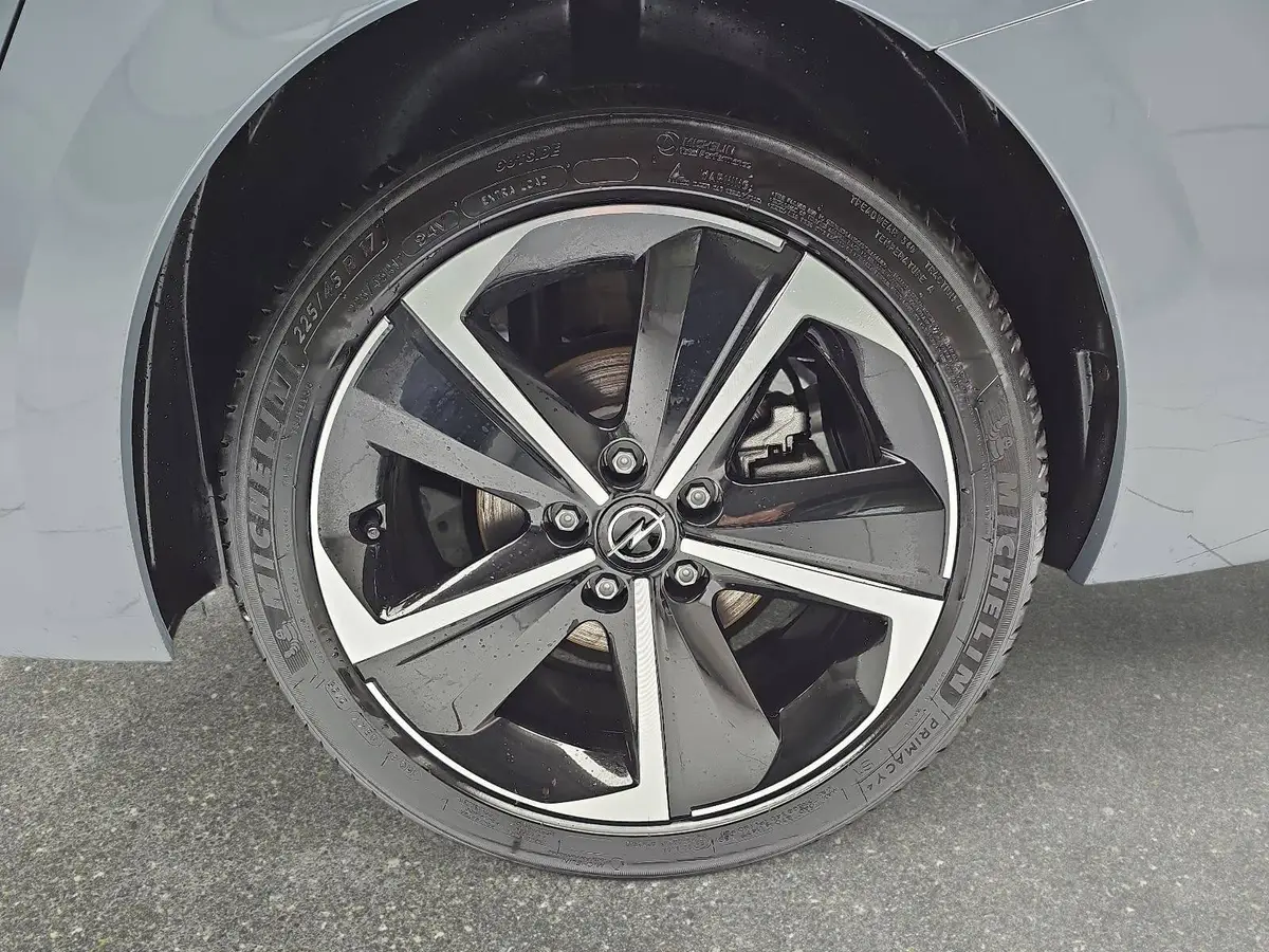 OPEL ASTRA 1.2 TURBO AUTO. SPORTS TOURER GS LED AGR WINTER KA