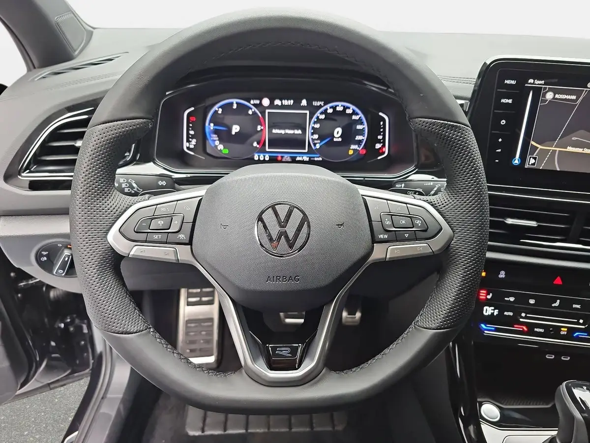 VW T-ROC 2.0 TDI DSG R-LINE NAVI LED MATRIX PANO ACC DCC AH
