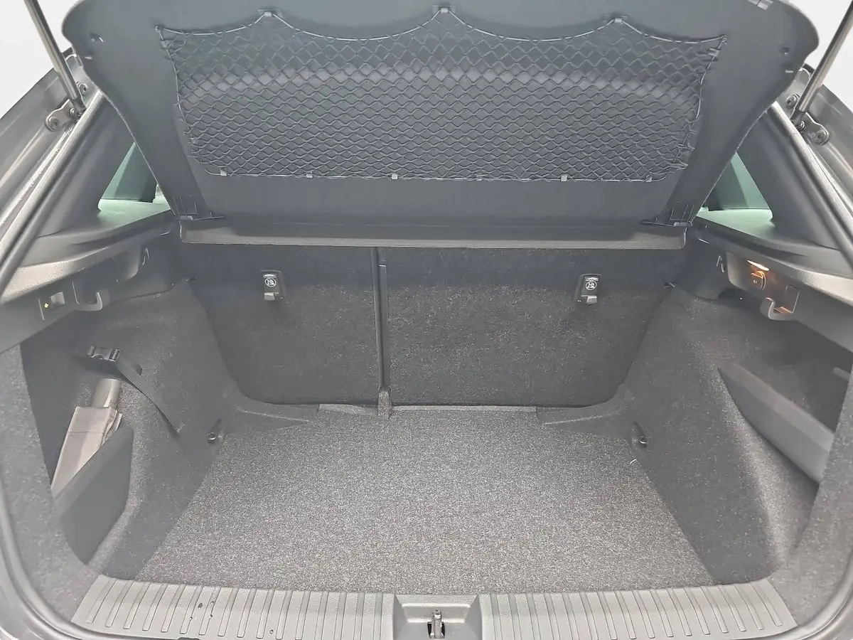 SKODA KAMIQ 1.5 TSI DSG MONTE CARLO LED AUDIO DAB PANO WINTER 