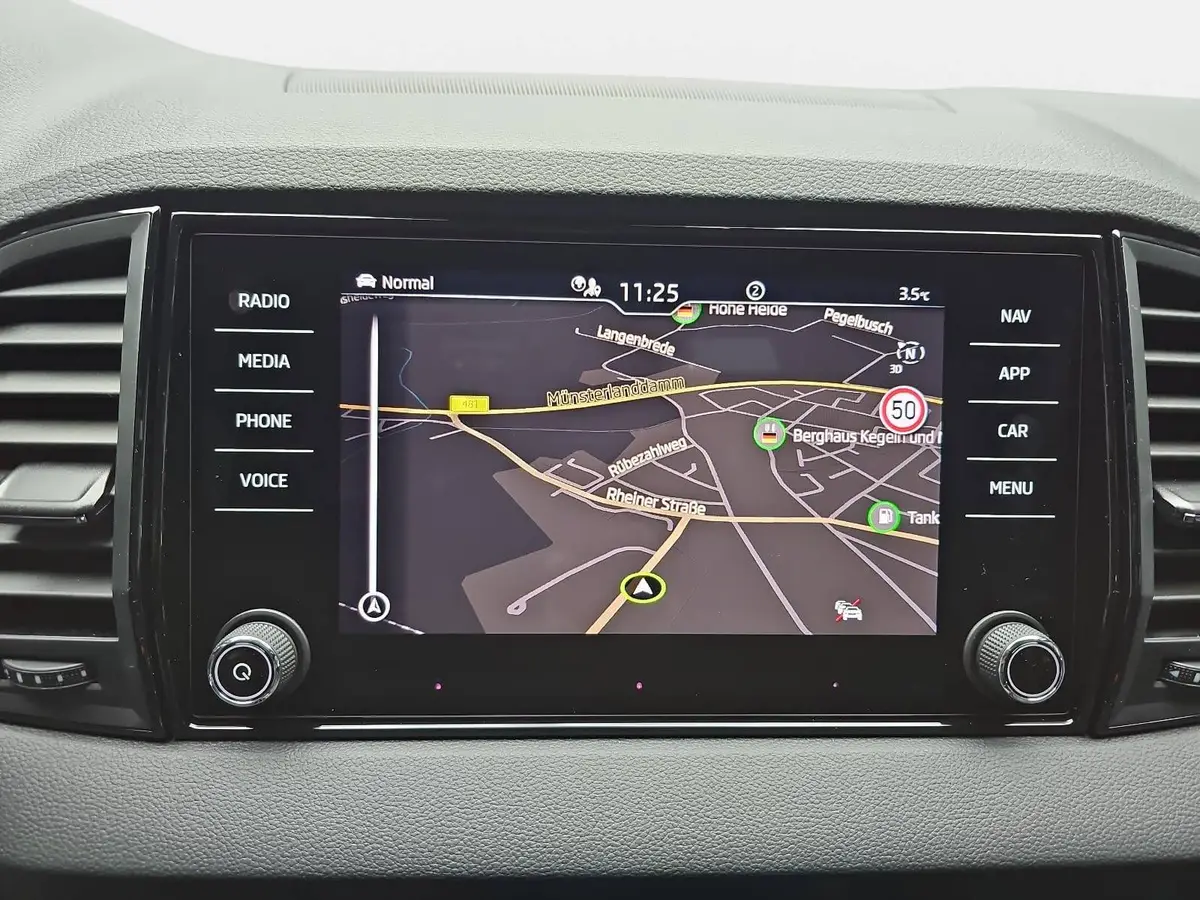 SKODA KAROQ 1.5 TSI DSG SPORTLINE NAVI LED-MATRIX PANO WINTER 