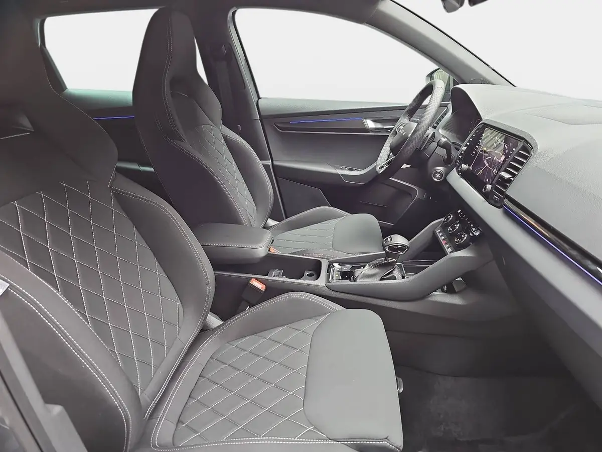 SKODA KAROQ 1.5 TSI DSG SPORTLINE NAVI LED-MATRIX PANO WINTER 