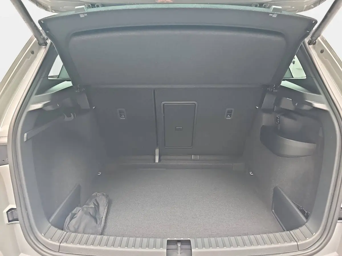 SKODA KAROQ 2.0 TDI DSG SPORTLINE 4X4 WINTER AHK