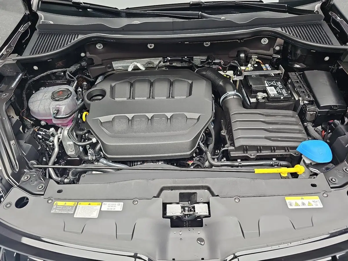 SKODA KAROQ 2.0 TSI DSG SPORTLINE 4X4 LED ACC AHK