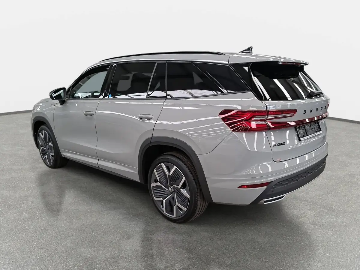 SKODA KODIAQ 2.0 TSI DSG SPORTLINE 4X4 PANO LED AHK