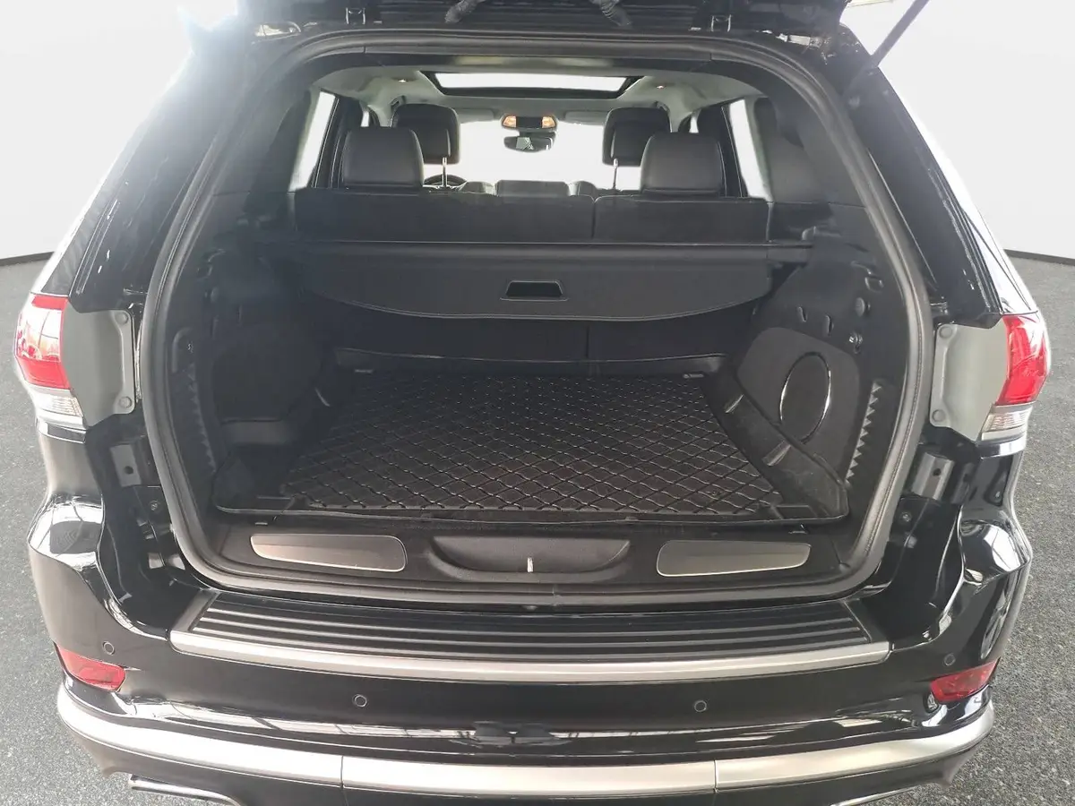 FCA GRAND 3.0 CRD AUTOMATIK SUMMIT WINTER AHK