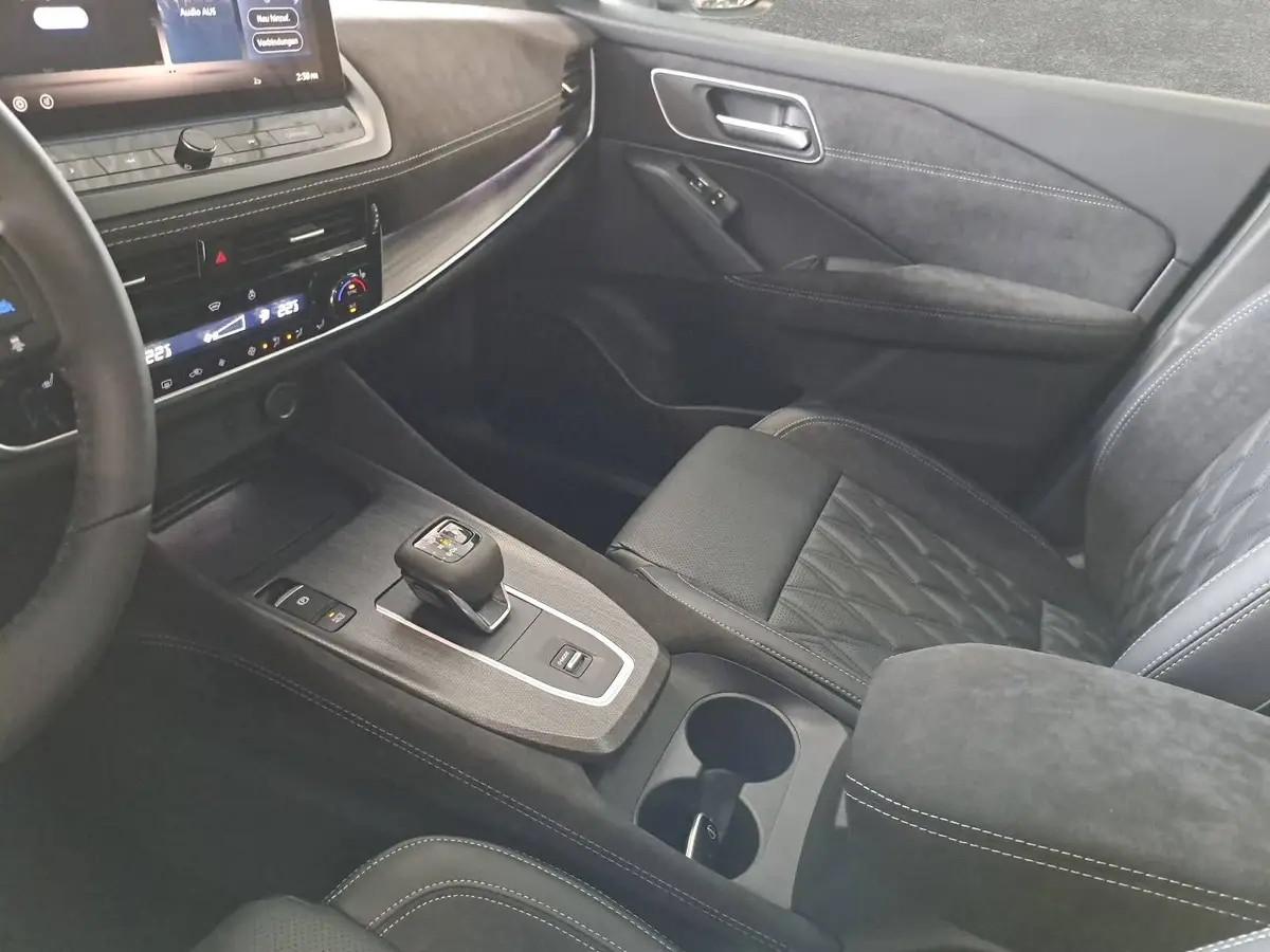 NISSAN QASHQAI 1.3 DIG-T MHEV AUTO. TEKNA PREMIUM PAKET 2-FARBEN