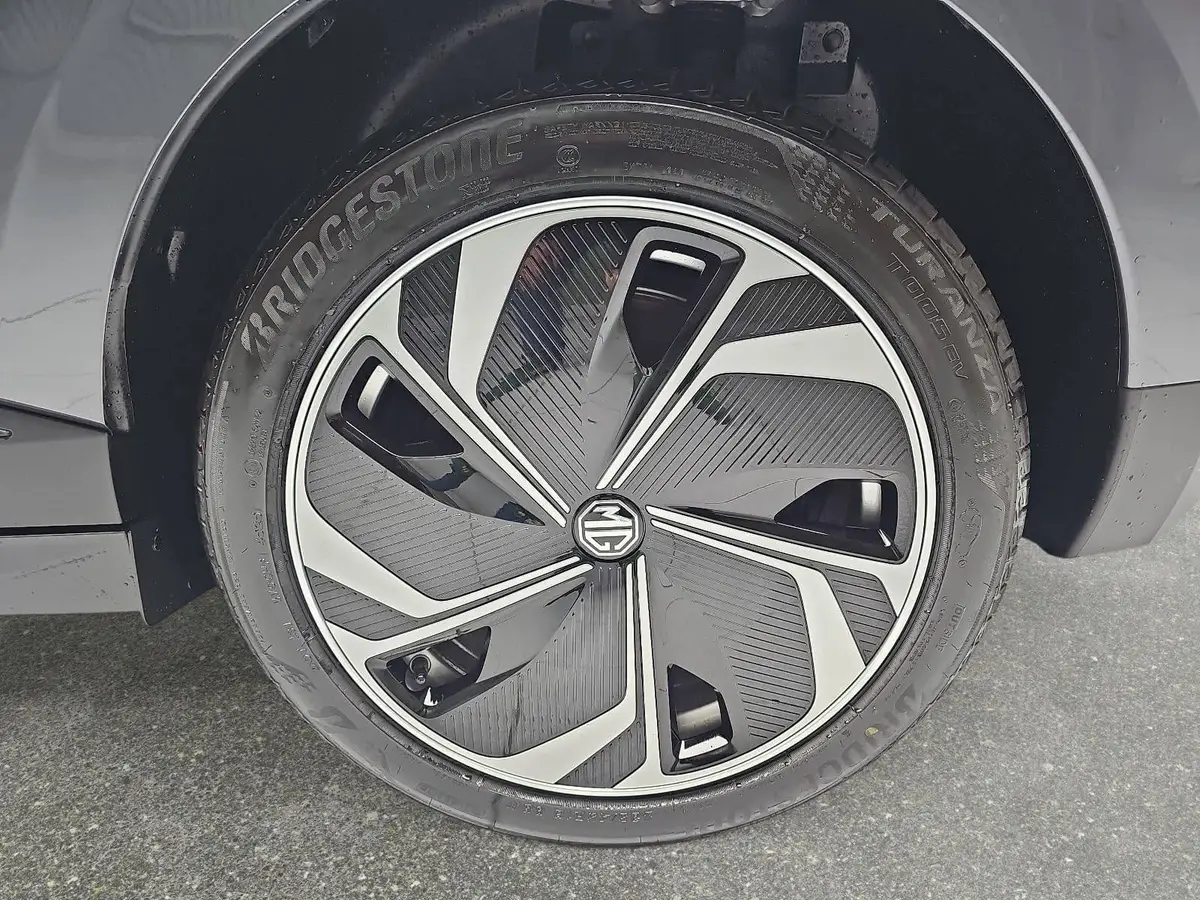 MG MG4 EV 64 KWH MY26 PREMIUM