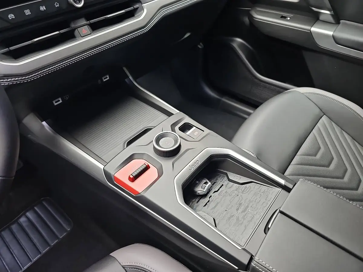 JEEP COMPASS 1.6 PLUG-IN HYBRID DCT SUMMIT MJ26 PREMIUM-PAKET, SICHERHEITS-PAKET