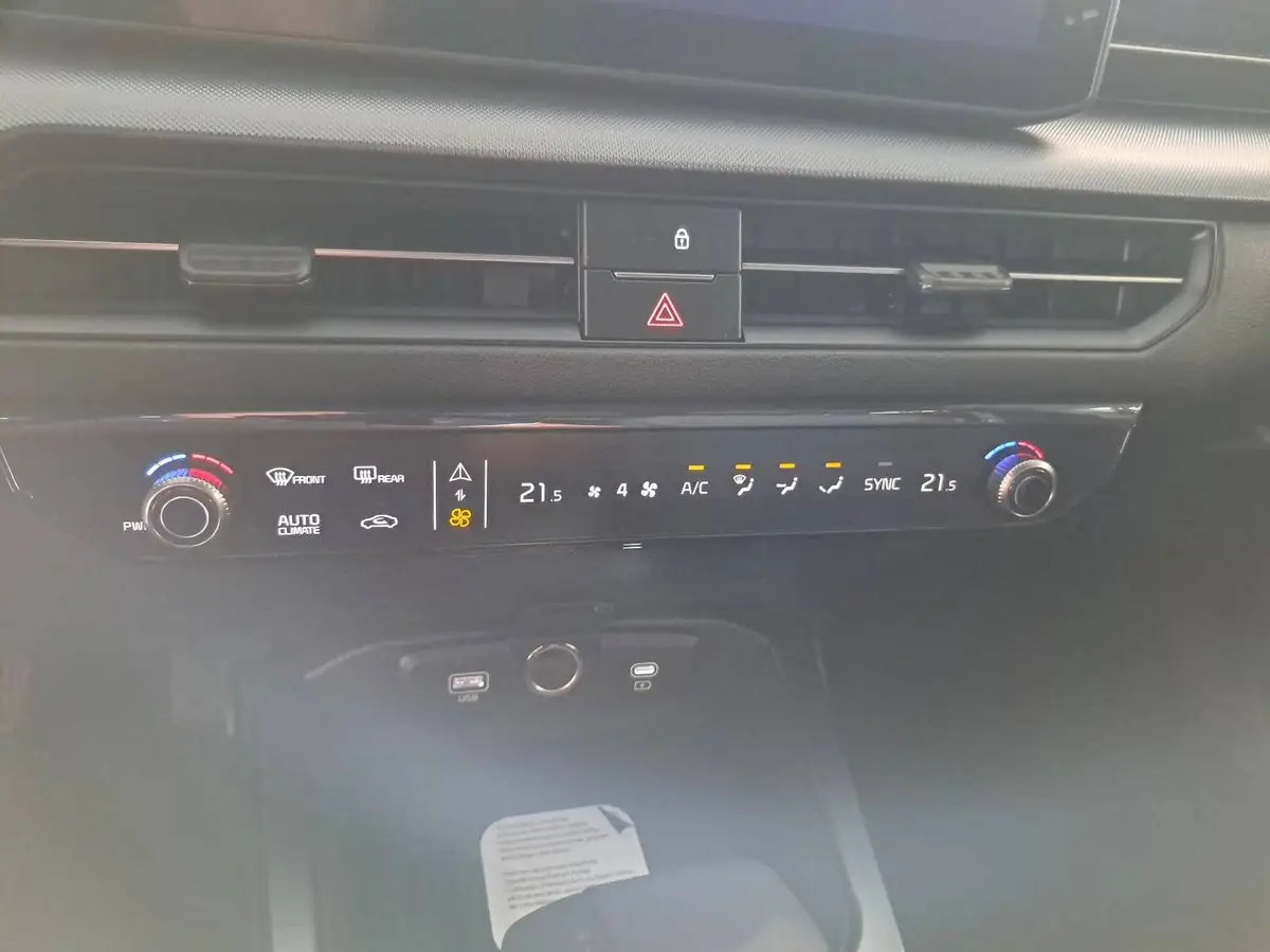KIA XCEED 1.6 T-GDI 180 DCT SPIRIT MJ27 SOUND SITZ ADVANCED GLASDACH